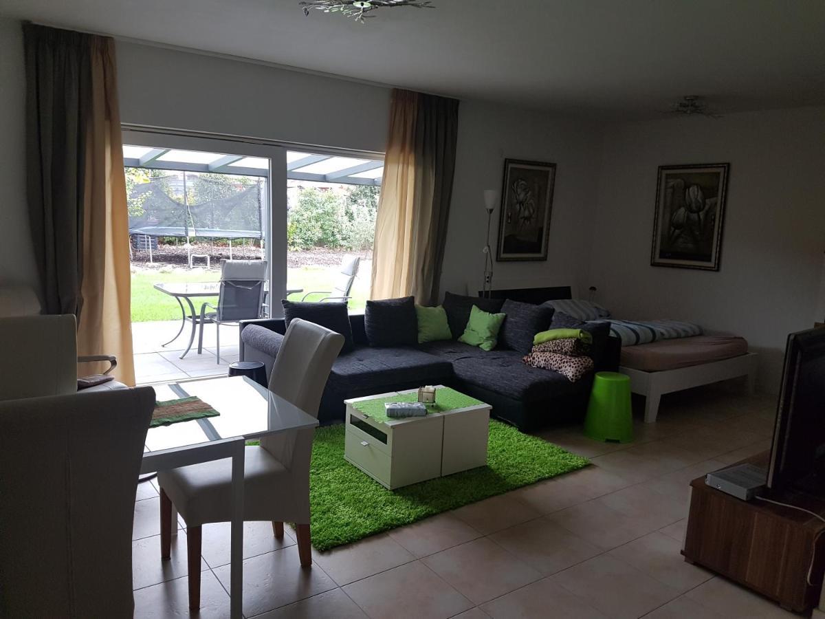 Apartmán Ebenerdig Mit Terrasse & Garten, Wlan & Parkplatz! Self Check-In & Check-Out! Schwedenofen! Auggen Exteriér fotografie
